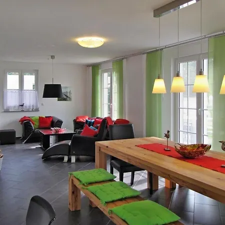 Ausgestattetes Ferienhaus, Mit Garten, Terrasse Und Sauna