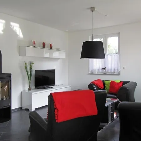 Ausgestattetes Ferienhaus, Mit Garten, Terrasse Und Sauna Ferienhaus *