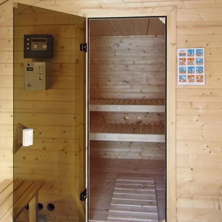 Ausgestattetes Ferienhaus, Mit Garten, Terrasse Und Sauna Ferienhaus