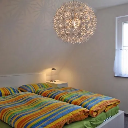 Ausgestattetes Ferienhaus, Mit Garten, Terrasse Und Sauna *